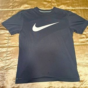 Men’s The NIKE Tee Dri-Fit, Gray T-Shirt, Men’s Medium, White Swoosh Logo